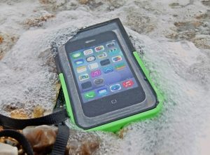waterproof-mobile-cases-protect-your-device